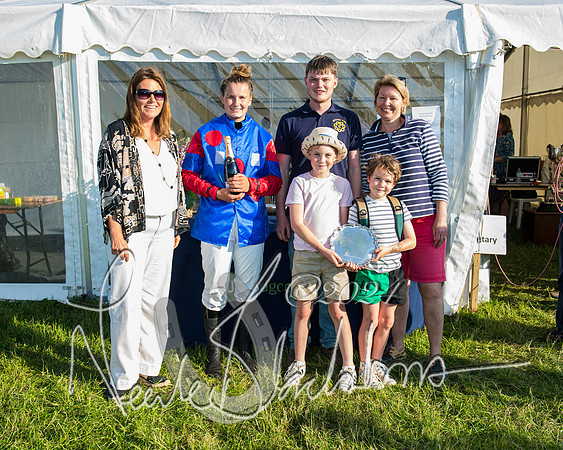 Race 7 - Veteran Horse (242 of 246)