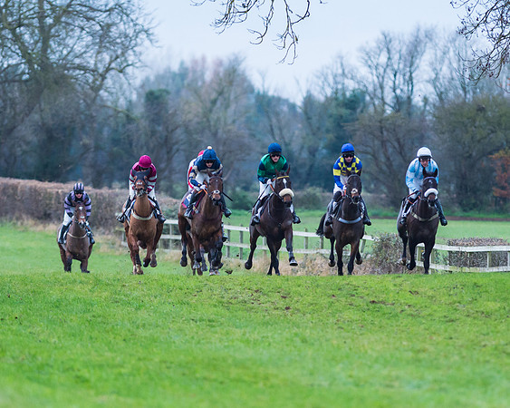 Race 6 - Young horse Maiden Race