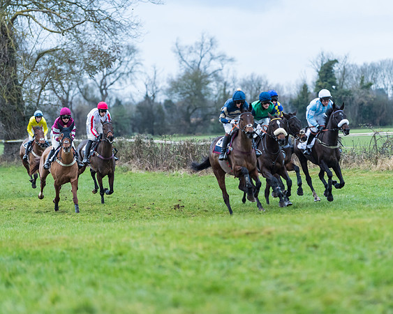 Race 6 - Young horse Maiden Race