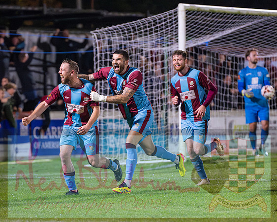 Chesham Utd 3 v 1 Chippenham Town (337 of 416)