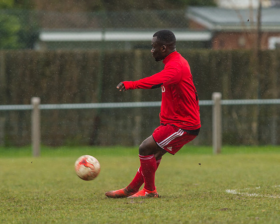 Barton Rovers 2 Beaconsfield Town 3
