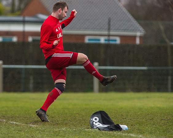 Barton Rovers 2 Beaconsfield Town 3