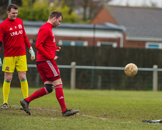 Barton Rovers 2 Beaconsfield Town 3