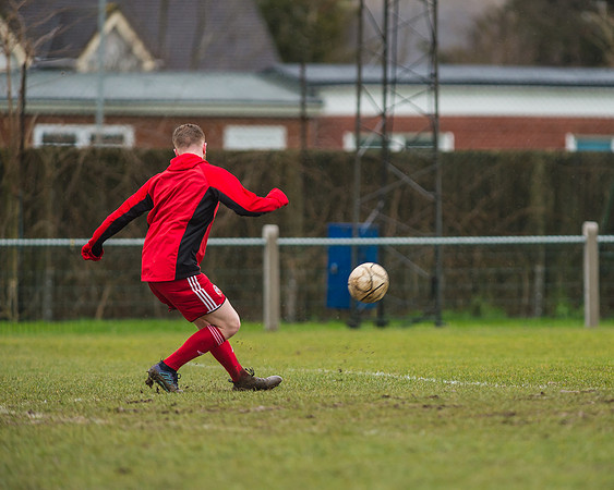 Barton Rovers 2 Beaconsfield Town 3