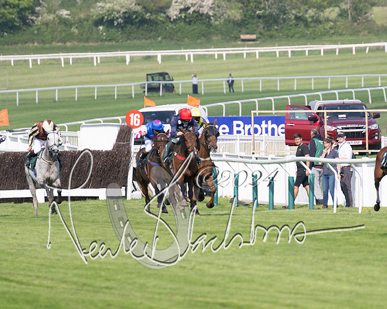 Race 1 - The Bottle Green Open Hunters steeplechase 2m62y (48 of 93)