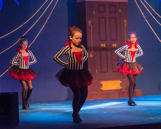 28 - Elizabethans Heads will roll (103 of 117)