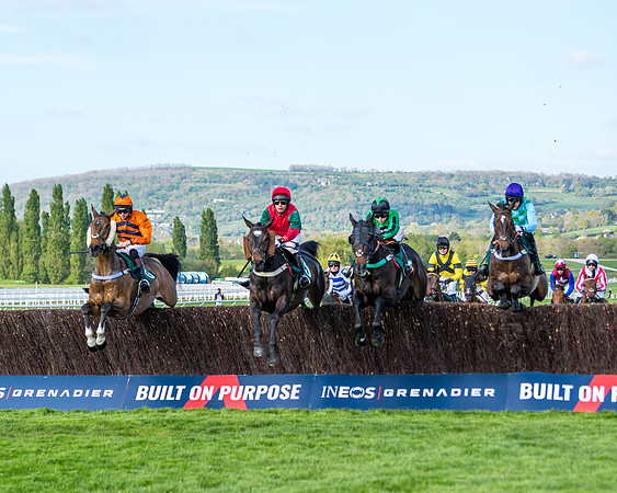 Race 2  -  Intermediate Point to Point Hunters' Steeple Chase (85 of 277)