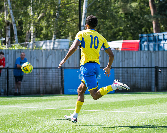 Bracknell Town 4 Rams 2  (23 of 250)
