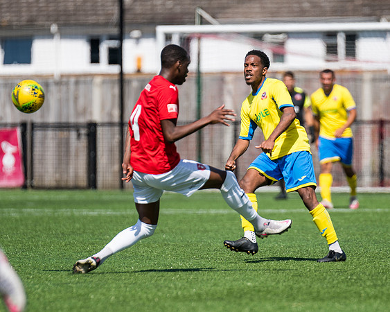 Bracknell Town 4 Rams 2  (72 of 250)