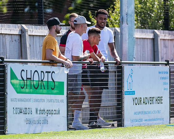 Bracknell Town 4 Rams 2  (213 of 250)