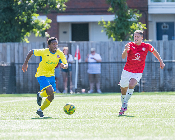 Bracknell Town 4 Rams 2  (220 of 250)
