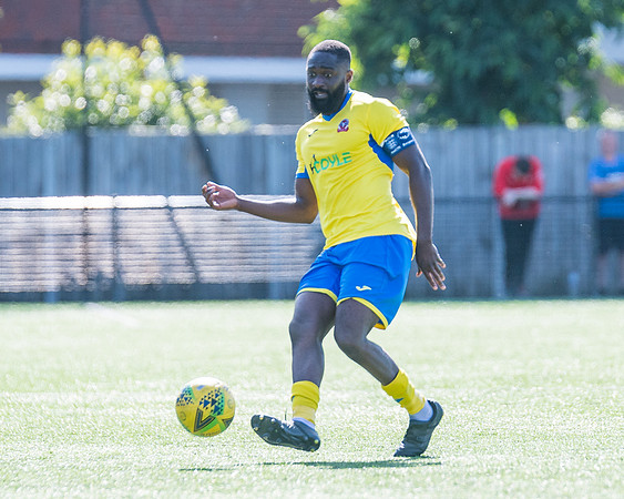 Bracknell Town 4 Rams 2  (225 of 250)