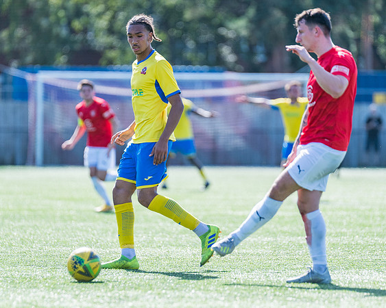 Bracknell Town 4 Rams 2  (229 of 250)