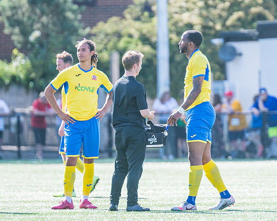 Bracknell Town 4 Rams 2  (231 of 250)