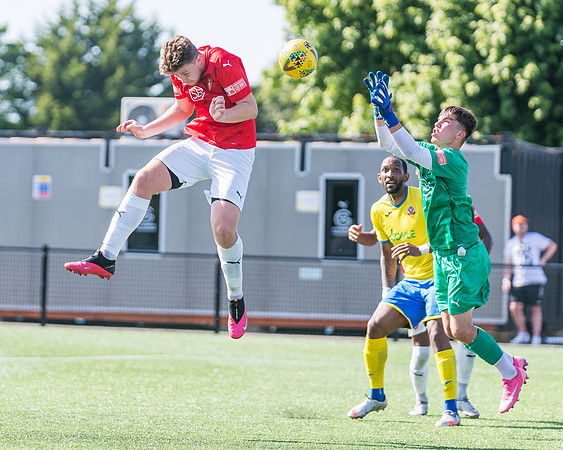 Bracknell Town 4 Rams 2  (239 of 250)