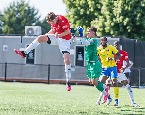 Bracknell Town 4 Rams 2  (240 of 250)