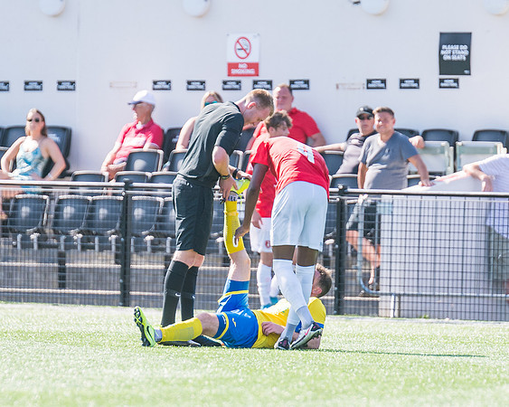 Bracknell Town 4 Rams 2  (241 of 250)