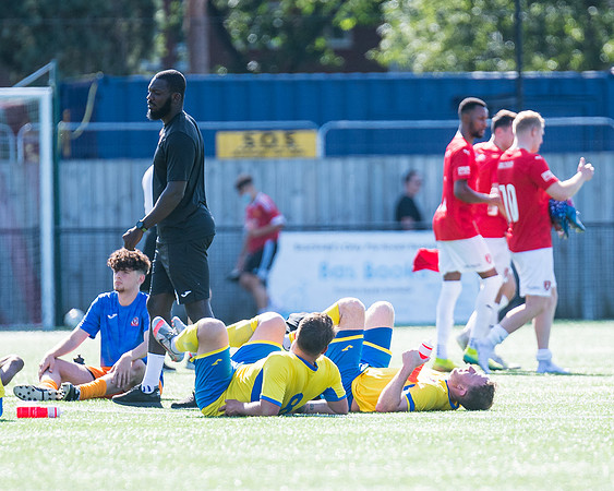 Bracknell Town 4 Rams 2  (245 of 250)