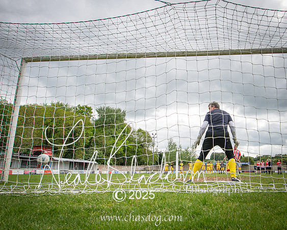 Penalty shoot out (21 of 50)