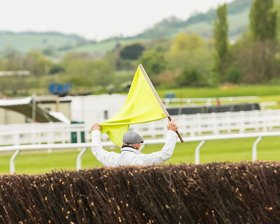 Race 3 - HSBS HC 3m1f 56y