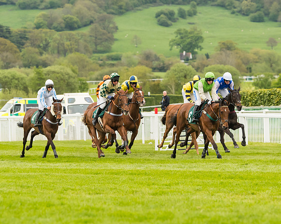 Race 3 - HSBS HC 3m1f 56y