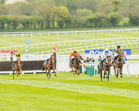Race 3 - HSBS HC 3m1f 56y