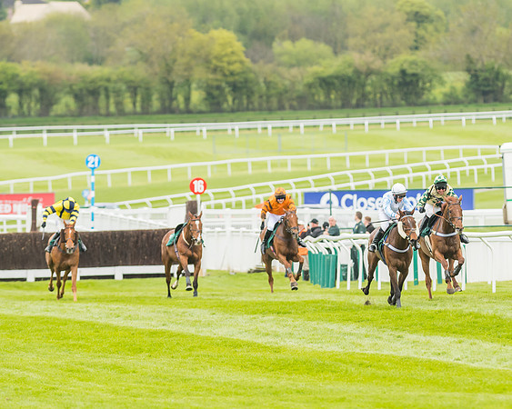 Race 3 - HSBS HC 3m1f 56y