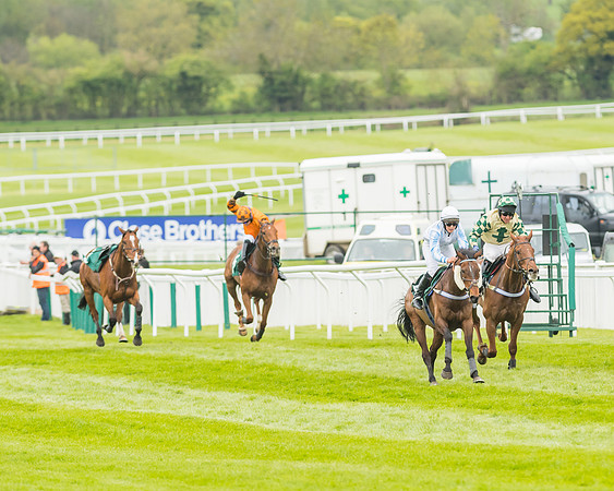 Race 3 - HSBS HC 3m1f 56y