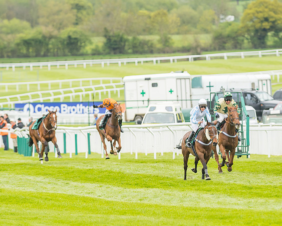 Race 3 - HSBS HC 3m1f 56y