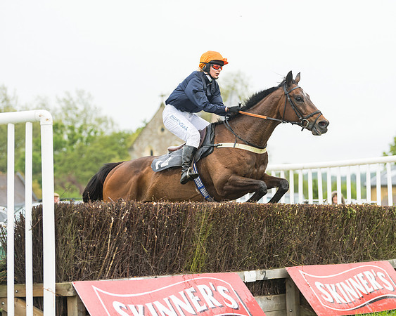 Race 1 - Novice and Veteran riders (40 of 60)
