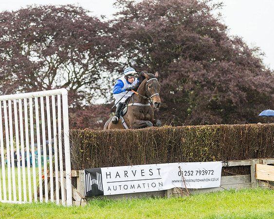 Race 1 - Novice and Veteran riders (48 of 60)