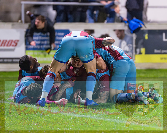 Chesham Utd 3 v 1 Chippenham Town (348 of 416)