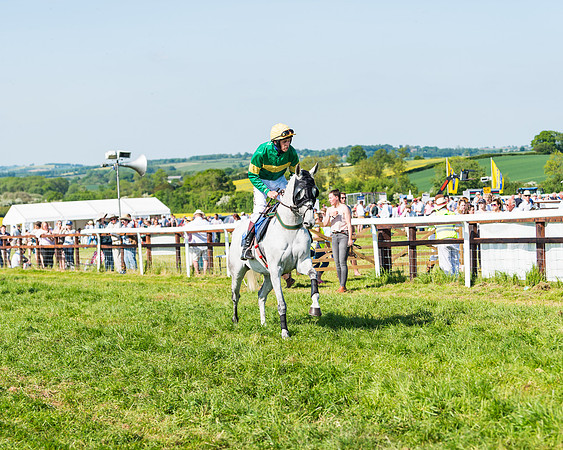Edgcote Races