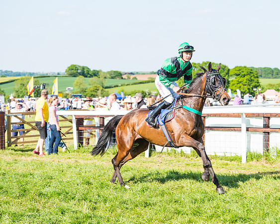 Edgcote Races