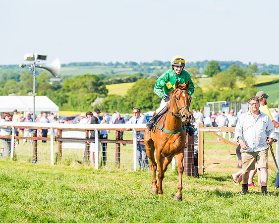 Edgcote Races