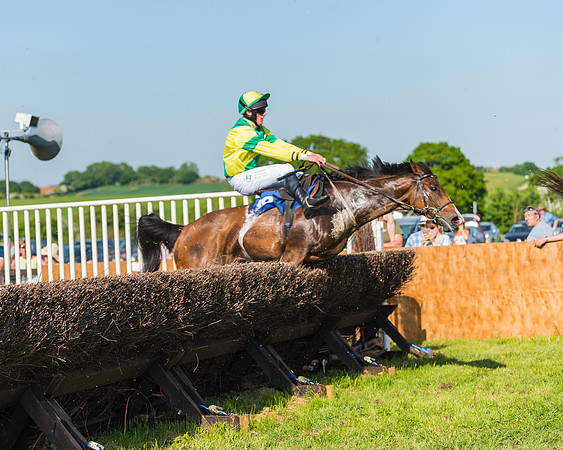 Edgcote Races