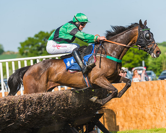 Edgcote Races