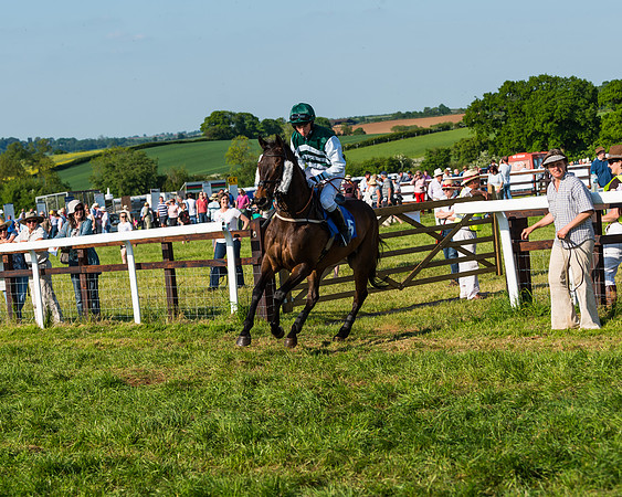 Edgcote Races