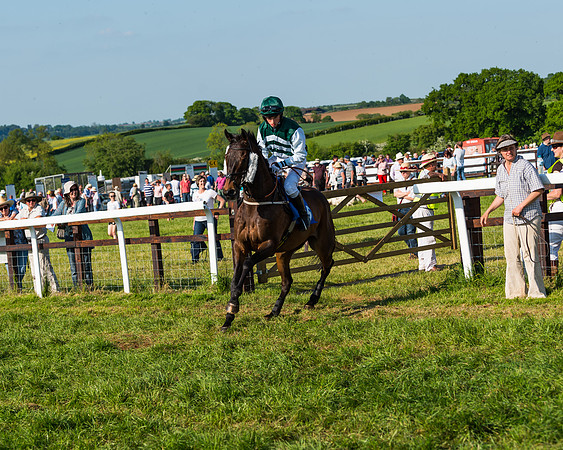 Edgcote Races