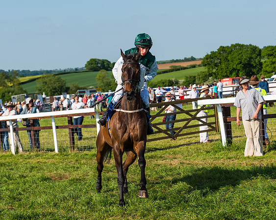 Edgcote Races