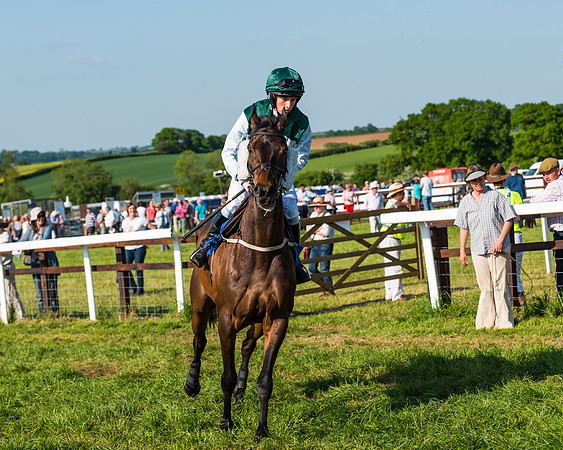 Edgcote Races