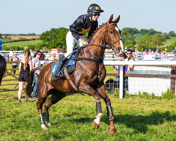 Edgcote Races