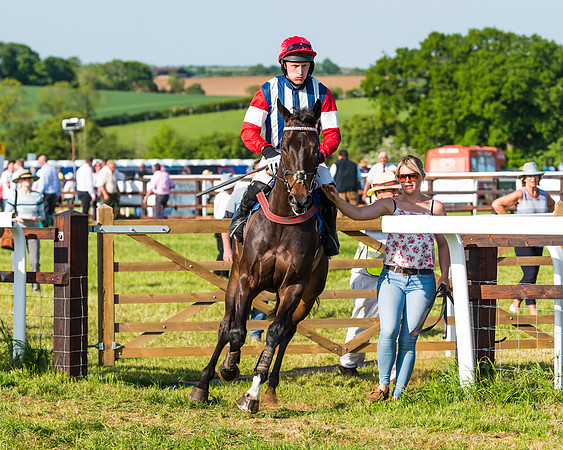 Edgcote Races