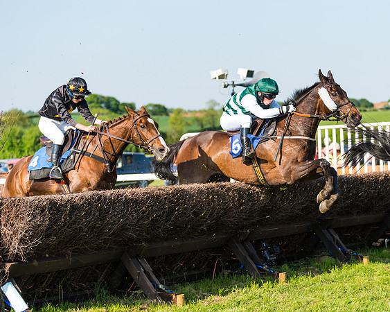 Edgcote Races