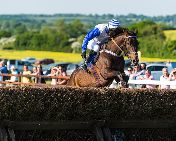 Edgcote Races