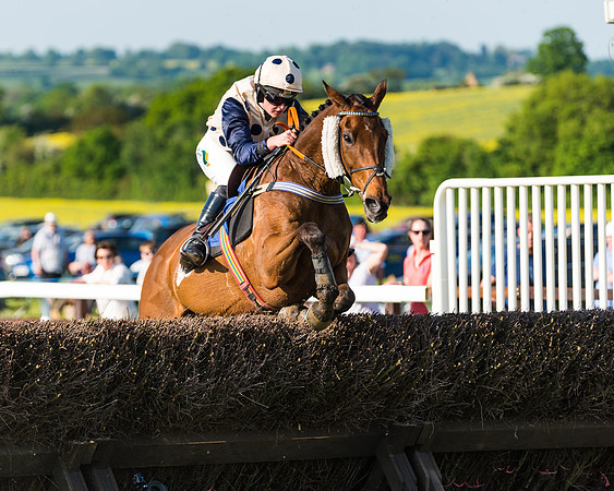 Edgcote Races