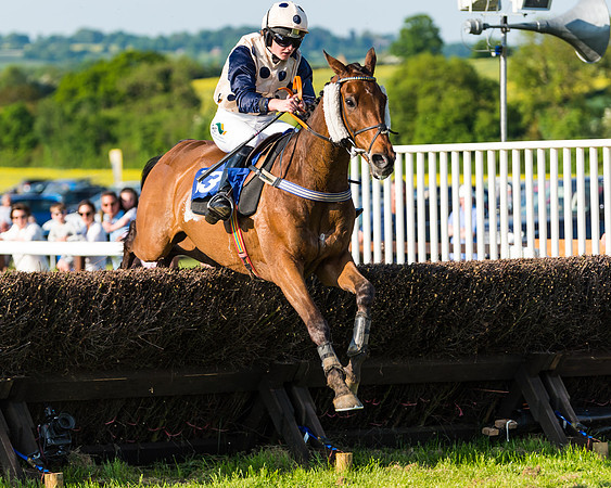 Edgcote Races