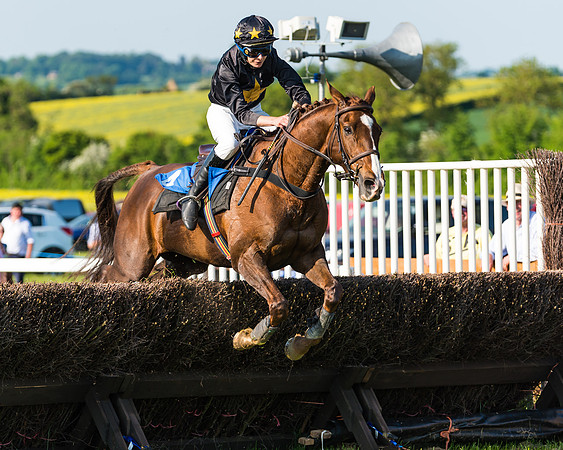 Edgcote Races