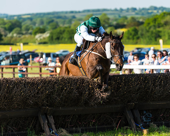 Edgcote Races