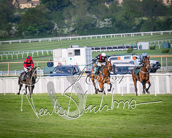 Race 4 - The Jonathan Neesom memorial open Hunter’s steeplechase 3m2f 70y (90 of 167)
